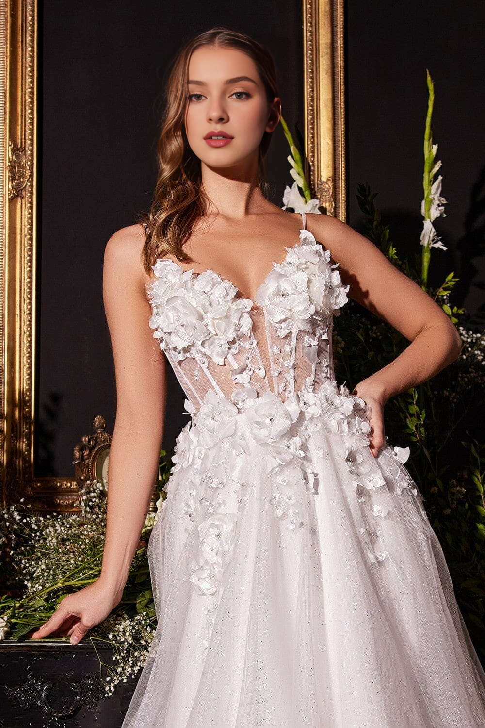 Abito da sposa lungo senza maniche con scollo a V e stampa floreale 3D